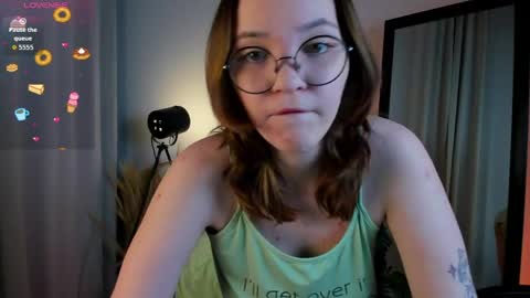 Snapshot of crystallglow chatting on March 2026 10:10:02 PM Kitty online show from March 2026 10:10:02 PM