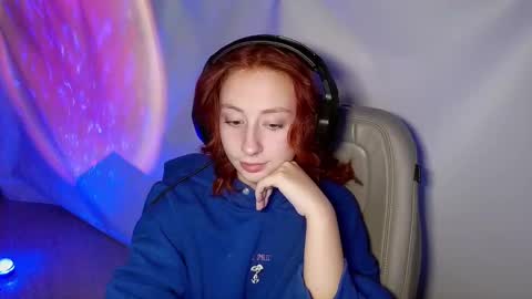 Snapshot of crystallkris chatting on December 2024 11:33:02 PM Kristina online show from December 2024 11:33:02 PM