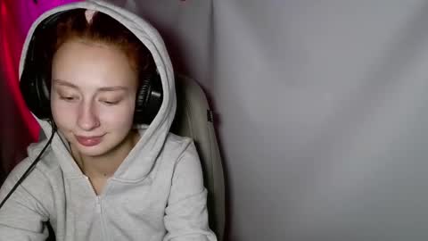 Snapshot of crystallkris chatting on December 2024 12:18:01 AM Kristina online show from December 2024 12:18:01 AM