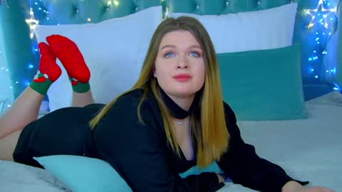 Snapshot of crystallyons chatting on December 2024 10:03:02 AM Crystal online show from December 2024 10:03:02 AM