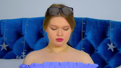 Snapshot of crystallyons chatting on December 2024 01:17:02 PM Crystal online show from December 2024 01:17:02 PM