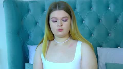 Snapshot of crystallyons chatting on January 2025 06:03:01 AM Crystal online show from January 2025 06:03:01 AM