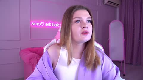 Snapshot of crystallyons chatting on January 2025 06:24:01 AM Crystal online show from January 2025 06:24:01 AM