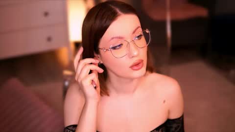 CrystalMo0n online show from March 2026 11:25:01 AM