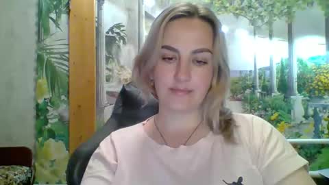 Julianna online show from April 2026 02:14:02 PM