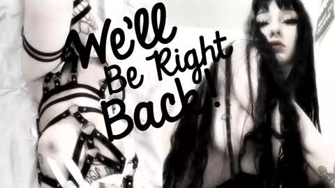 Snapshot of crystalsomnia chatting on November 2025 10:16:01 AM Sasha Make me moan with patterns good music here online show from November 2025 10:16:01 AM