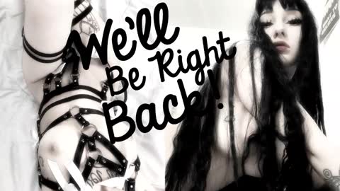 Snapshot of crystalsomnia chatting on November 2025 11:49:01 AM Sasha Make me moan with patterns good music here online show from November 2025 11:49:01 AM