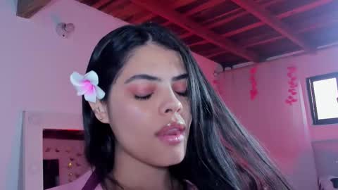 Snapshot of crystalvans chatting on October 2025 12:05:01 PM Cristal online show from October 2025 12:05:01 PM