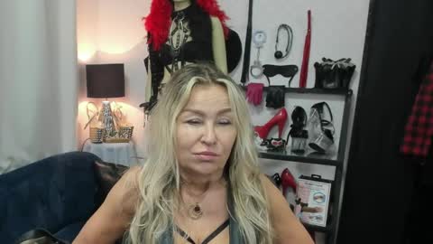 CrystalHotty online show from May 2026 04:31:02 AM