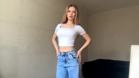 Jesi online show from April 2026 04:10:02 AM