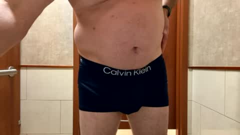 Cubantooo online show from August 2026 07:06:01 PM
