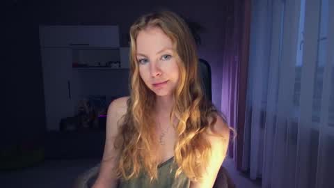 Snapshot of cuddle_kitten chatting on November 2025 05:28:02 AM Alexia online show from November 2025 05:28:02 AM
