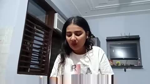 Snapshot of cuddlemuffins_3110 chatting on February 2026 03:54:01 PM cuddlemuffins online show from February 2026 03:54:01 PM