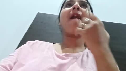 cuddlemuffins online show from April 2026 07:32:01 PM