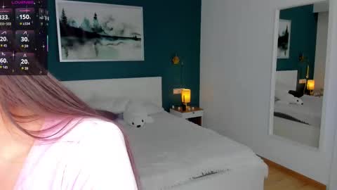 Snapshot of cuddles_jane chatting on November 2025 07:44:01 AM Silvia online show from November 2025 07:44:01 AM