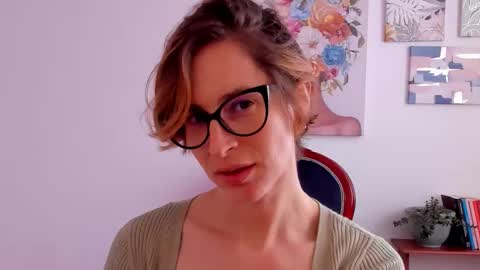 Snapshot of cuddlingbunnny chatting on December 2025 05:20:01 PM Leonela online show from December 2025 05:20:01 PM