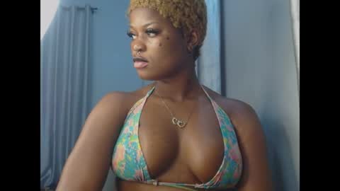 Snapshot of cum_ebony_petitxx chatting on June 2026 07:31:02 AM cath online show from June 2026 07:31:02 AM