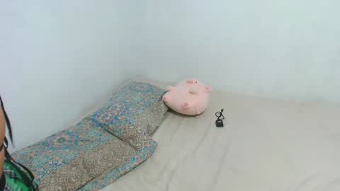 Snapshot of cumb0y_squirtgirl chatting on December 2024 10:23:02 AM Pablo and emma online show from December 2024 10:23:02 AM