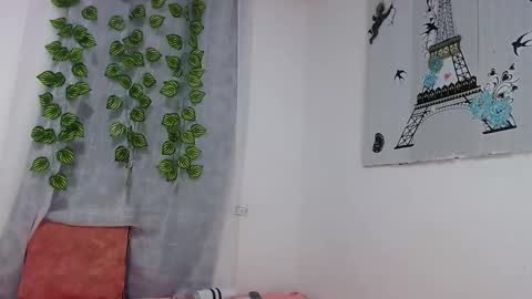 Snapshot of cumb0y_squirtgirl chatting on September 2025 09:54:01 AM Pablo and emma online show from September 2025 09:54:01 AM