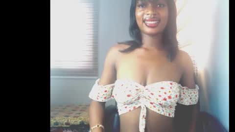 Snapshot of cumebony_petit chatting on February 2026 02:22:02 PM cumebony_petit online show from February 2026 02:22:02 PM
