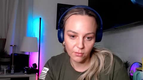 Snapshot of cumguzzlingskank chatting on March 2026 05:44:01 AM cumguzzlingskank online show from March 2026 05:44:01 AM