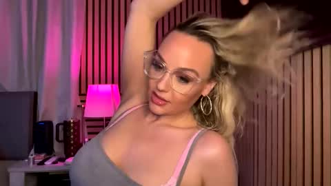 Snapshot of cumguzzlingskank chatting on April 2026 12:08:01 AM cumguzzlingskank online show from April 2026 12:08:01 AM
