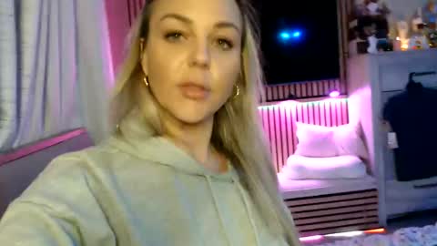 Snapshot of cumguzzlingskank chatting on May 2026 04:40:01 AM cumguzzlingskank online show from May 2026 04:40:01 AM