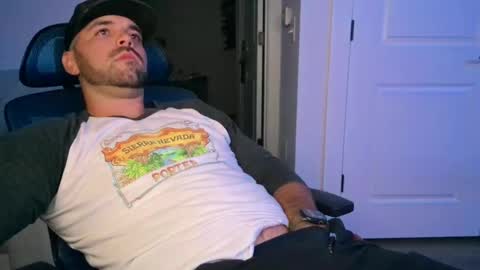 Snapshot of cummmg23 chatting on October 2025 05:15:01 AM cummmg23 online show from October 2025 05:15:01 AM