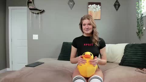 Snapshot of cumplaycouple chatting on March 2025 09:26:02 PM Marie and Tom online show from March 2025 09:26:02 PM