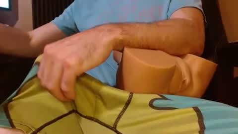 Snapshot of cumshard35 chatting on October 2025 04:04:02 AM cumshard35 online show from October 2025 04:04:02 AM