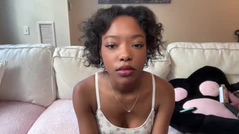 Anna online show from December 2025 05:54:02 PM