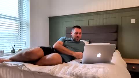 Snapshot of cupcakecreampie chatting on October 2025 08:15:01 AM Adam online show from October 2025 08:15:01 AM