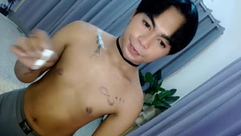 Snapshot of cuppycupcake_2 chatting on April 2026 07:42:02 AM Xyrien online show from April 2026 07:42:02 AM