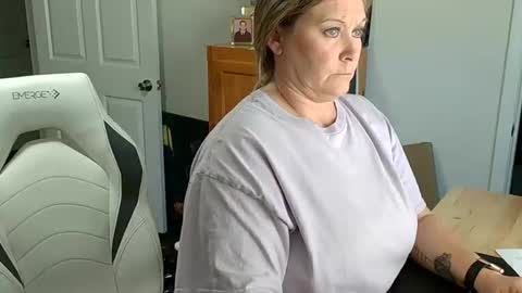 Snapshot of curiouscouple3143 chatting on February 2025 06:28:01 PM curious couple online show from February 2025 06:28:01 PM