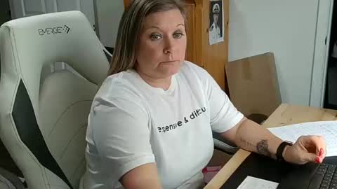 Snapshot of curiouscouple3143 chatting on February 2025 06:45:01 PM curious couple online show from February 2025 06:45:01 PM