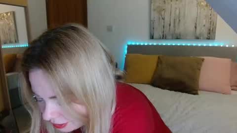 FREE Instagram dancingneighbour online show from February 2026 11:39:01 PM