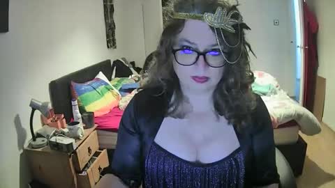 Shirley online show from November 2025 10:23:01 PM