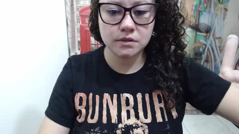 Snapshot of curly_greeneyed chatting on November 2025 07:57:02 PM Vannesa online show from November 2025 07:57:02 PM