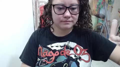 Snapshot of curly_greeneyed chatting on November 2025 07:24:01 PM Vannesa online show from November 2025 07:24:01 PM