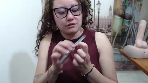 Snapshot of curly_greeneyed chatting on December 2025 08:57:01 PM Vannesa online show from December 2025 08:57:01 PM