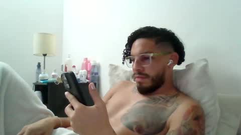 Snapshot of curly_louis chatting on October 2025 02:31:01 AM curly_louis online show from October 2025 02:31:01 AM