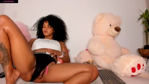 Snapshot of curly_sweett chatting on May 2026 11:34:04 PM Curly - OF- CURLY SWEETT online show from May 2026 11:34:04 PM