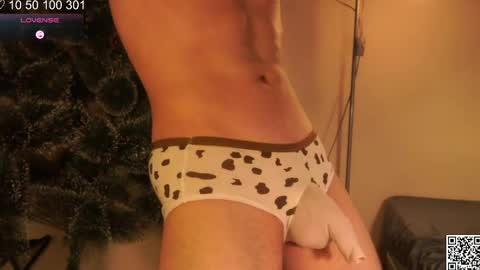 Snapshot of curlyboyy_ chatting on January 2025 07:34:01 PM Mike pvt is open online show from January 2025 07:34:01 PM