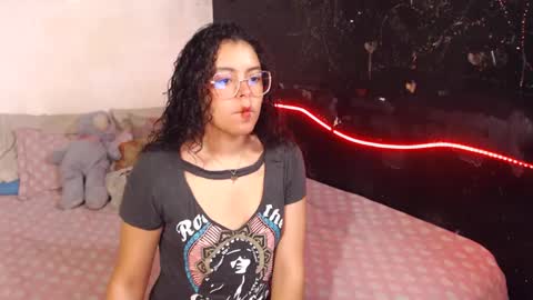 Snapshot of curlycool chatting on December 2024 08:16:01 PM Max and Cata online show from December 2024 08:16:01 PM