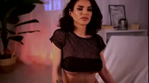 curvedlizzie online show from June 2026 11:22:02 PM