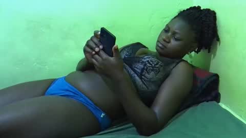 Snapshot of curvy_corazon1 chatting on October 2025 06:18:01 PM curvy_corazon1 online show from October 2025 06:18:01 PM