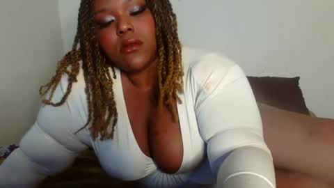 Snapshot of curvybcelinemixe chatting on December 2024 07:24:01 AM Cline online show from December 2024 07:24:01 AM