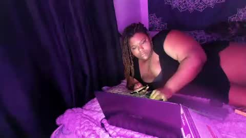 Snapshot of curvybcelinemixe chatting on February 2025 03:39:02 AM Cline online show from February 2025 03:39:02 AM
