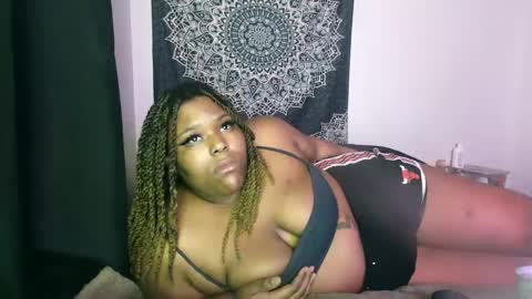 Snapshot of curvybcelinemixe chatting on February 2025 02:37:02 AM Cline online show from February 2025 02:37:02 AM