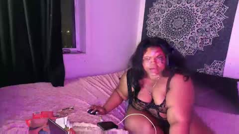 Snapshot of curvybcelinemixe chatting on March 2025 01:25:02 AM Cline online show from March 2025 01:25:02 AM